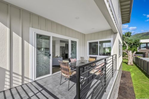 3033 Manoa Rd, Honolulu HI  96822-1503 exterior