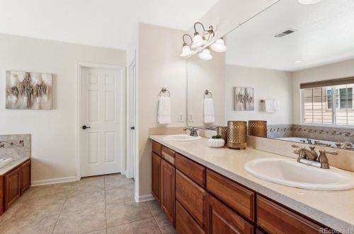 11906 Lk Cir, Englewood CO 80111-5260 exterior