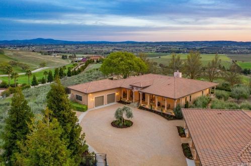 6075 High Ridge Rd, Lake Nacimiento, CA 93446-9442
