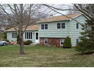 21 Wetomachick Ave, Westerly, RI 02891-4013