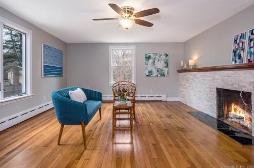15 Old Black Point Rd, Niantic CT  06357-2813 exterior