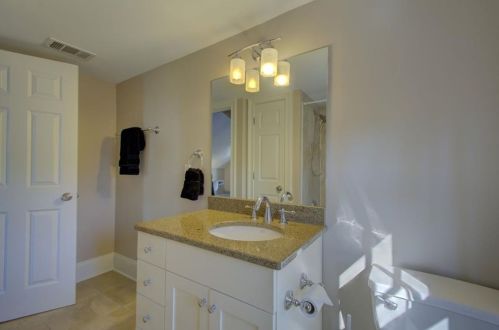 627 Hillpine Dr, Atlanta GA  30306-3222 exterior