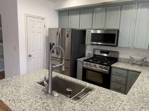 6343 Traveler Ln, Taylorsville UT 84081-3211 exterior