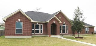 139 Burford St, Columbus, TX 78934-1401