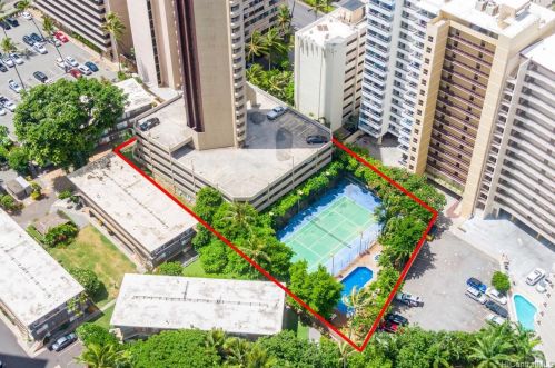 1700 Ala Moana Blvd, Honolulu HI  96815-1415 exterior