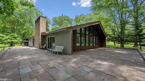 69 Bayberry Rd, Princeton NJ  08540-7418 exterior