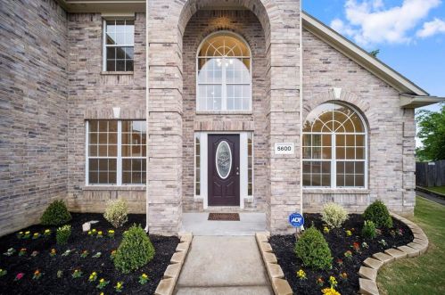 5600 Meadows Way, Fort Worth TX  76180-6315 exterior