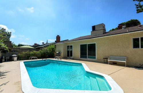 3451 Mevel Pl, Glendale CA  91214-1141 exterior