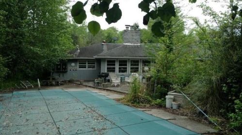 541 Londonberry Rd, Atlanta, GA 30327-4953