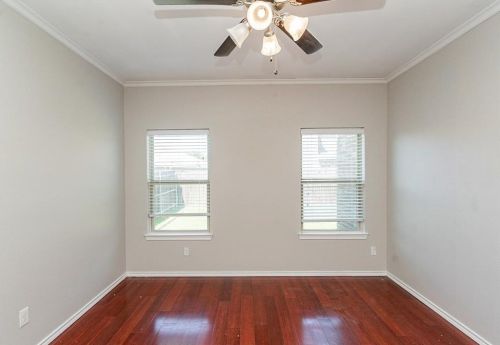 5613 Thunder Bay Dr, Fort Worth TX  76119-8505 exterior