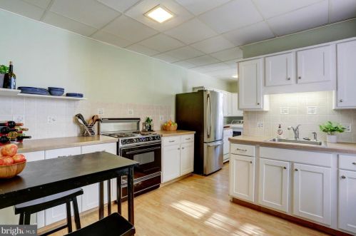 521 Walnut St, Lancaster PA  17603-3305 exterior