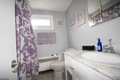 208 Totowa Rd, Paterson NJ 07512-2071 exterior