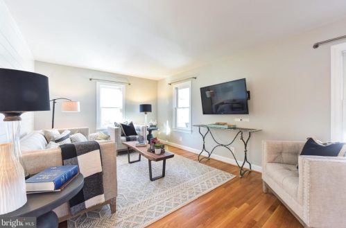 3628 21st Ave, Arlington, VA 22207-3827
