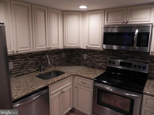 11 Regent Ct, Willingboro, NJ 08046-2525