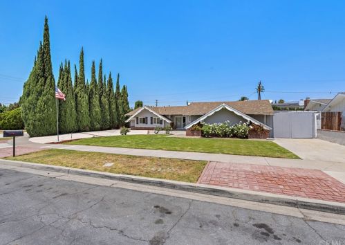 12981 Eveningside Dr, Santa Ana, CA 92705-3490