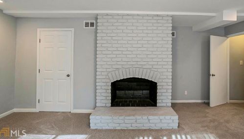 1240 Elva Dr, Atlanta GA  30331-7324 exterior
