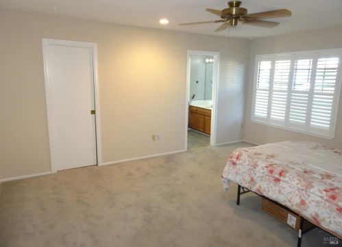 195 Bighorn Ct, Vacaville CA  95687-3438 exterior
