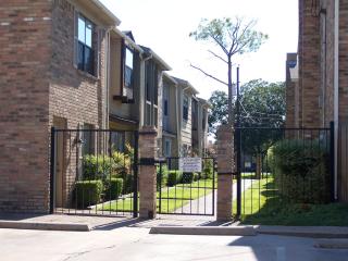 1310 Speight Ave, Waco TX  76706-2176 exterior