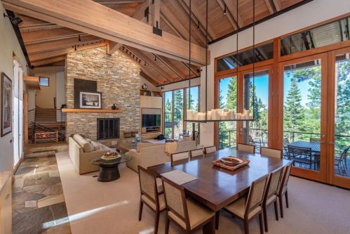 1721 Grouse Rdg, Truckee CA  96161-4033 exterior