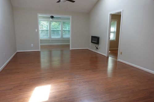 132 Oak Cir, Stockbridge, GA 30281-3347