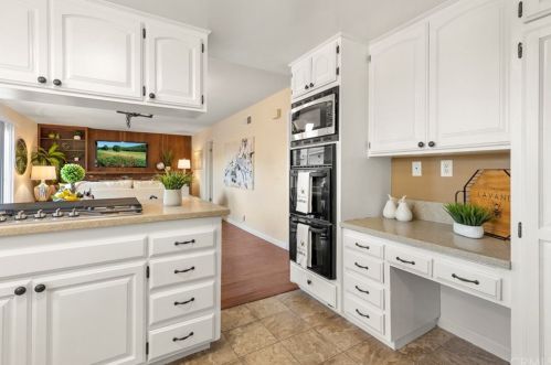17382 Parker Dr, Tustin, CA 92780-2333