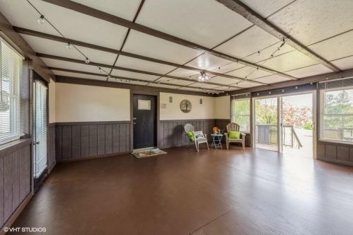 748 50, Valpo IN  46385-8929 exterior