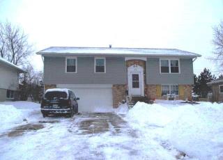 626 Hayward Ave, Streamwood, IL 60107-3107