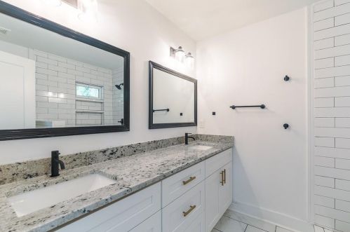 2410 Jefferson Ter, Atlanta GA  30344-2718 exterior