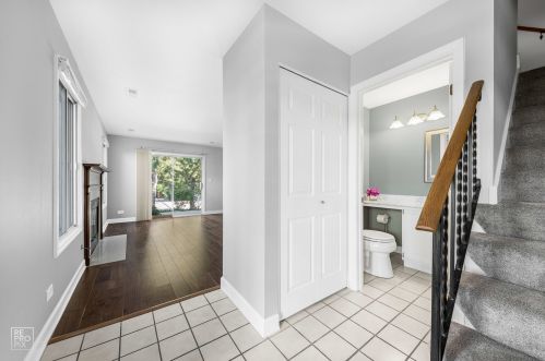 349 Coventry Ct, Willowbrook, IL 60514-3302