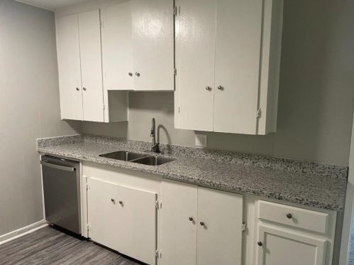 905 Arcola St, Angleton TX  77515-4557 exterior