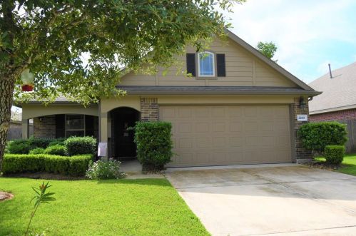 2268 Ivy Wall Dr, Conroe, TX 77301-3174