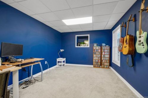 64 Morning Glory Dr, Middletown CT  06457-1777 exterior