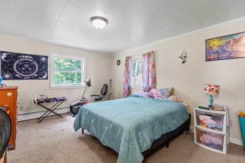 76 Fairlawn Ave, Lewiston ME  04240-4132 exterior