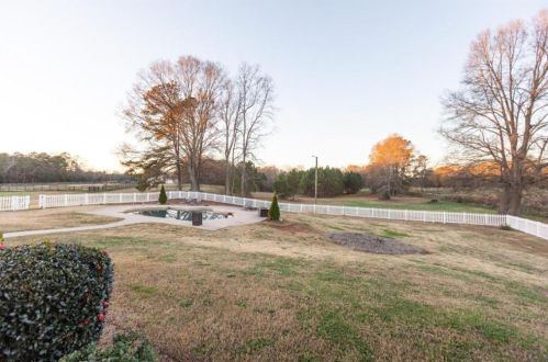 1079 Knox Chapel Rd, Social Circle GA  30025-4151 exterior