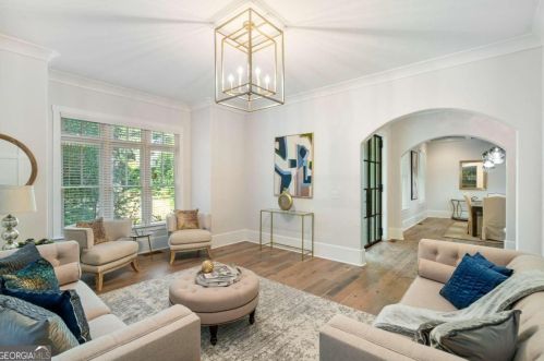 2731 Arden Rd, Atlanta GA  30305-1913 exterior