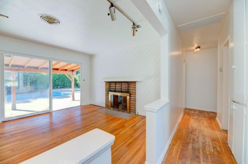 14930 Napa St, Van Nuys, CA 91402-2707