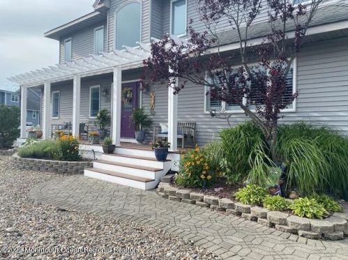 331 Venice Dr, Lavallette, NJ 08735-2921