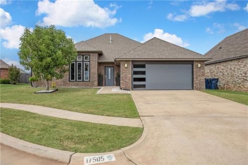 17505 Sparrow Hawk Ln, Edmond, OK 73012