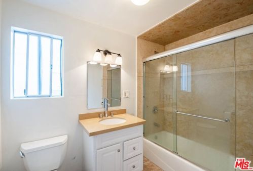 734 Adams St, Glendale CA 91206-2502 exterior