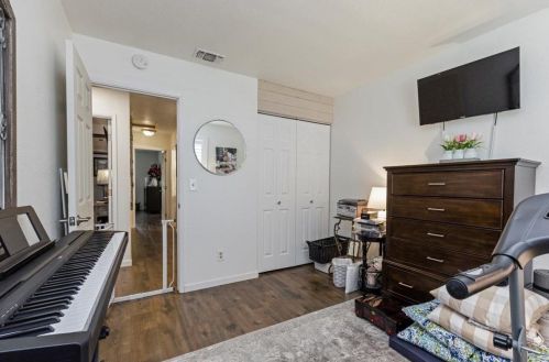 8712 Lodestone Cir, Elk Grove CA  95624-2520 exterior