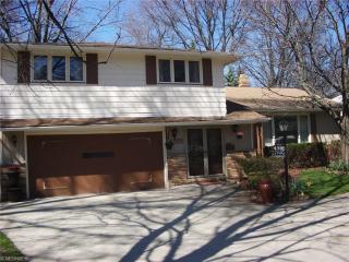 4595 Anderson Rd, Cleveland OH  44121-3866 exterior