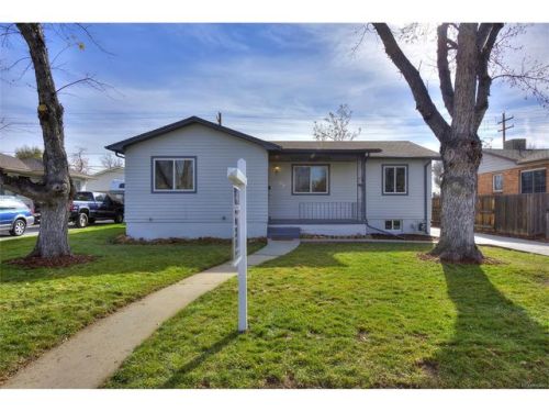 300 Bellewood Dr, Englewood CO  80113-6901 exterior