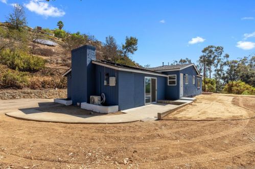 1940-44 Valley Rim Rd, El Cajon, CA 92021-1218