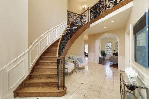 1749 Ridgewood Ln, Glenview, IL 60025-2351