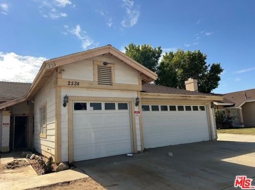 2538 Avenue, Lancaster, CA