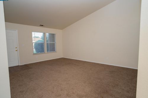 5113 Terlaner Way, Salida, CA 95368-9068