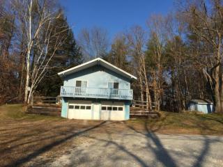 9 Duke Ln, Pittsford VT  05763-4402 exterior