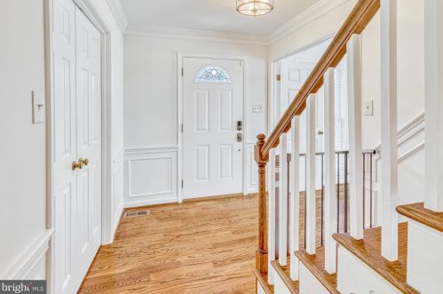 12125 Darnley Rd, Woodbridge VA  22192-6615 exterior