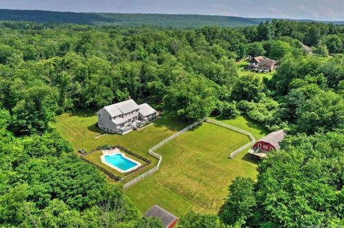 40 New England Dr, Wallingford, CT 06492-5515