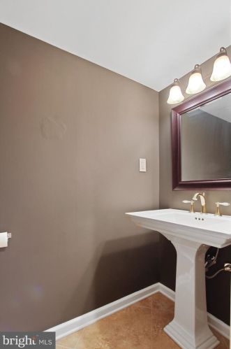 41 Roosevelt Blvd, Lancaster PA  17601-4039 exterior